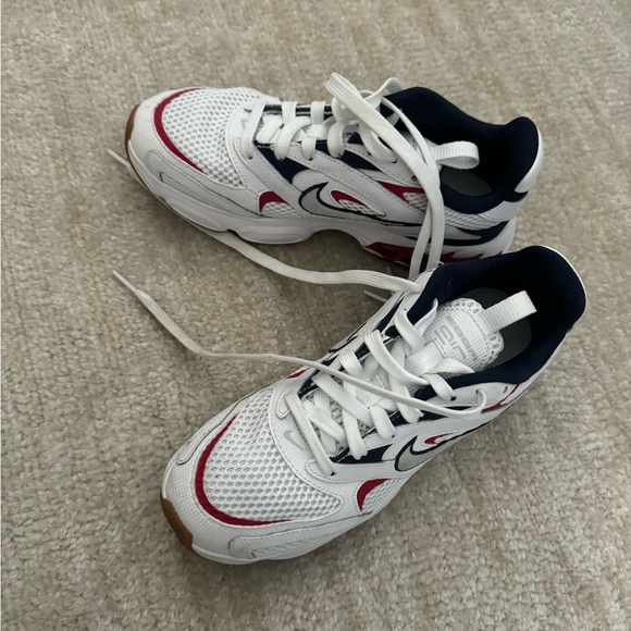 Nike sneakers - Picture 2 of 5